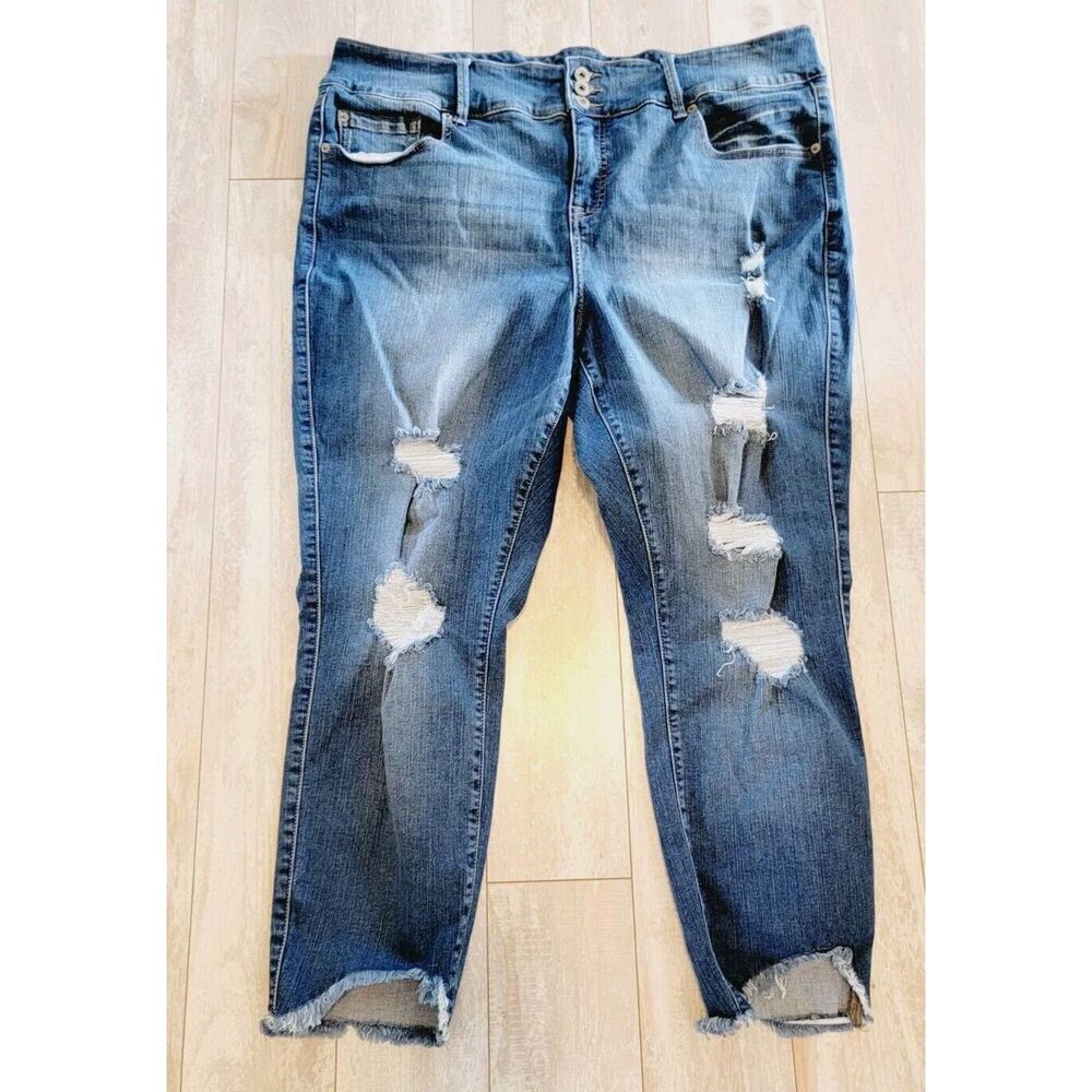 Torrid 22R Distressed Jegging Jeans 3-Button Zip Closure Cotton Blend Grunge‎